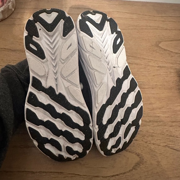 Hoka Clifton 8 Black with White Accents - Picture 3 of 10